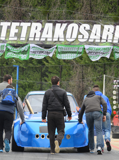Μοναδικό τόσο στο μάτι όσο και στα 400 μέτρα! Όλοι οι θεατές στο ΤΕΤΡΑΚΟΣΑΡΙ είχαν κολλήσει το βλέμμα τους επάνω του! Μοναδικό τόσο στο μάτι όσο και στα 400 μέτρα! Όλοι οι θεατές στο ΤΕΤΡΑΚΟΣΑΡΙ είχαν κολλήσει το βλέμμα τους επάνω του!